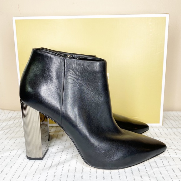{Michael Kors} Paloma leather bootie - Picture 4 of 8